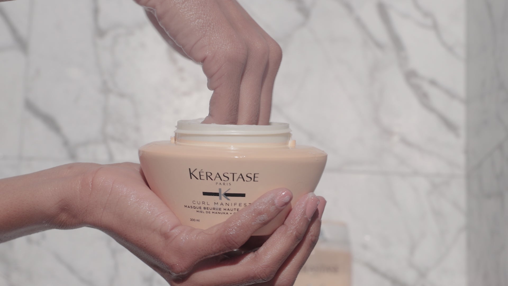 Mascarilla Kérastase Curl Manifesto Beurre nutrición cabello crespo 200ml